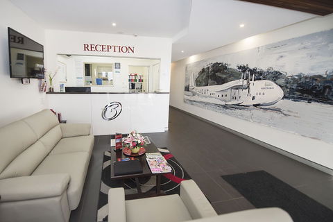 Curtis Central Apartments - Queensland Tourism 1