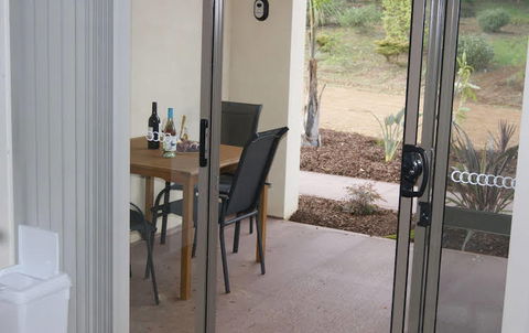 Cowaramup Studios - Queensland Tourism 0