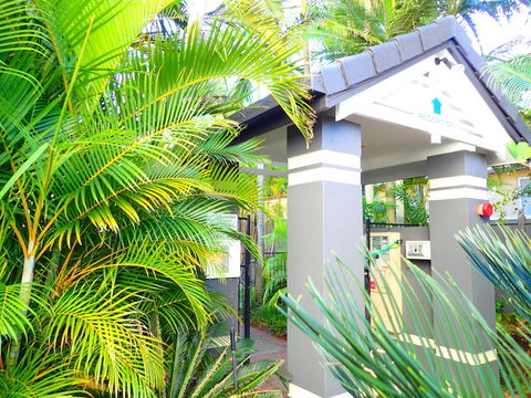 Blue Waters Apartments - Queensland Tourism 1