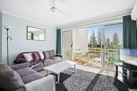 Kirra Palms Holiday Apartments - Queensland Tourism 5