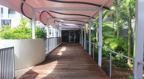 Signature Waterfront Apartments - Queensland Tourism 3