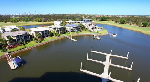 Signature Waterfront Apartments - Queensland Tourism 2