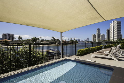 Moorings On Cavill - QLD Tourism 2