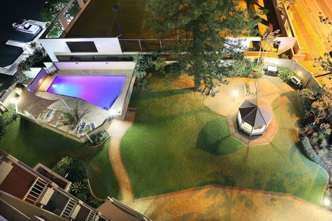 Narrowneck Court - QLD Tourism 2