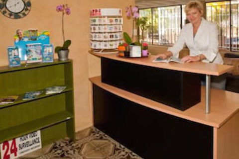 Sundale Motel - Queensland Tourism 2