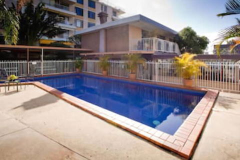 Sundale Motel - Queensland Tourism 1