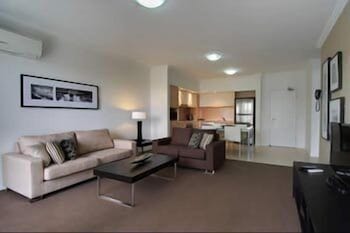 Chancellor Lakeside - Queensland Tourism 5