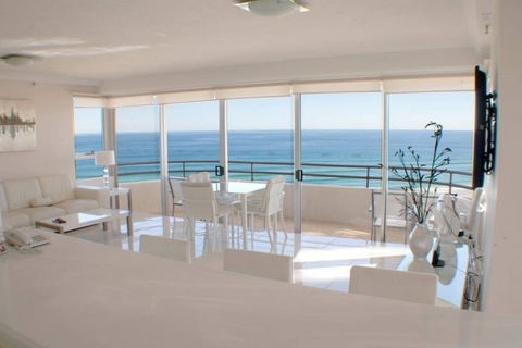 Zenith Ocean Front Apartments - QLD Tourism 6