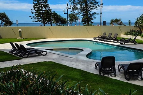 Zenith Ocean Front Apartments - QLD Tourism 3
