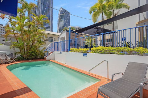 Surfers Beach Resort One - QLD Tourism 6
