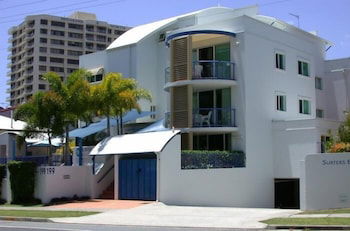 Surfers Beach Resort One - QLD Tourism 2