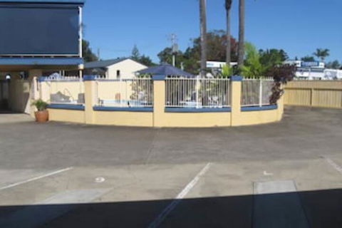 Sunburst Motel - Queensland Tourism 1
