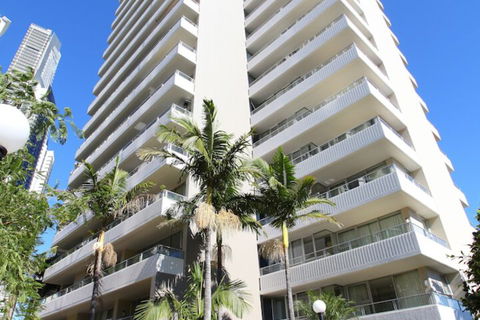 Waterways Luxury Apartments - QLD Tourism 2