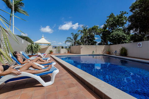 Waterways Luxury Apartments - QLD Tourism 4