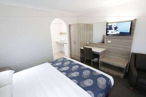 Aston Motel Yamba - Queensland Tourism 3