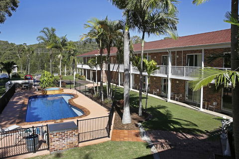 Aston Motel Yamba - Queensland Tourism 2