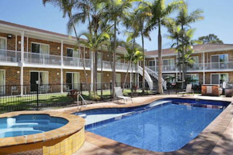 Aston Motel Yamba - Queensland Tourism 0