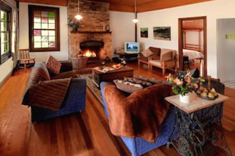 Cedar Creek Cottages - QLD Tourism 6