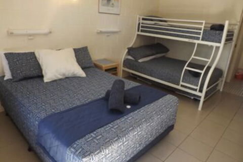 Sunbird Motel - QLD Tourism 6