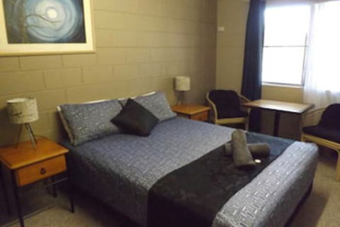 Sunbird Motel - QLD Tourism 7