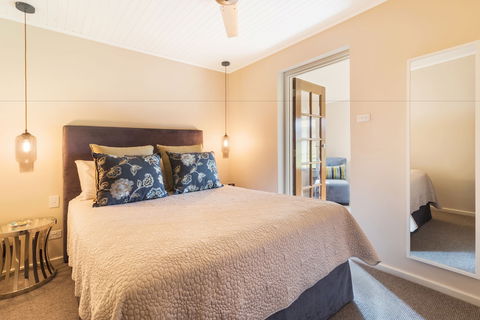 Stonewell Cottages & Vineyards - Queensland Tourism 5