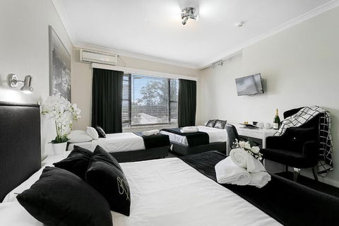 Airport Hotel Sydney - QLD Tourism 5