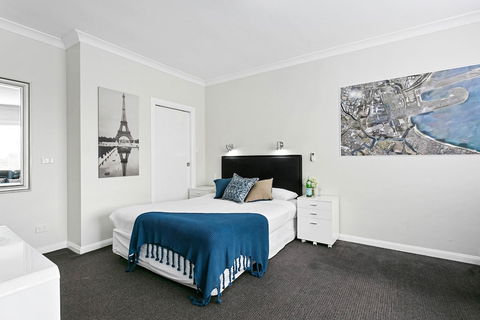 Airport Hotel Sydney - QLD Tourism 0