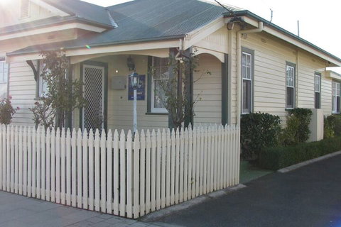 The Postmaster Inn BnB - Queensland Tourism 1