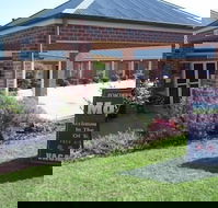 Poachers Paradise Motel - Queensland Tourism