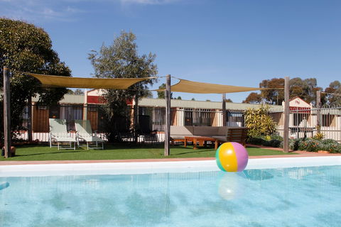 Rutherglen Motor Inn - Queensland Tourism 3