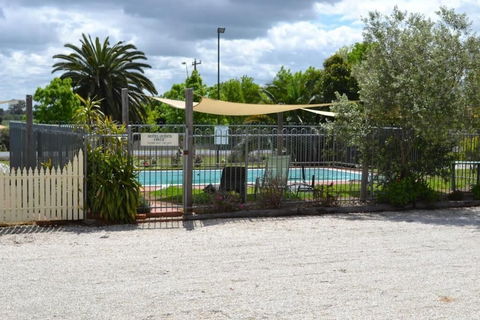 Rutherglen Motor Inn - Queensland Tourism 2