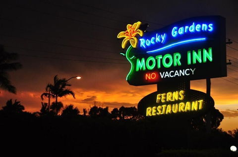 Rocky Gardens Motor Inn - Queensland Tourism 3