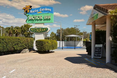 Rocky Gardens Motor Inn - Queensland Tourism 1