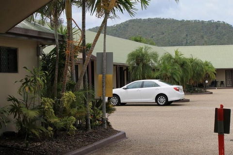 Glenmore Palms Motel - Queensland Tourism 4