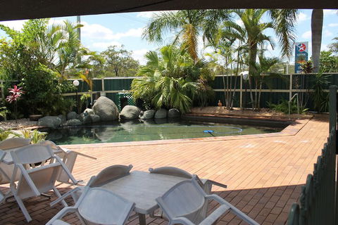 Glenmore Palms Motel - Queensland Tourism 7