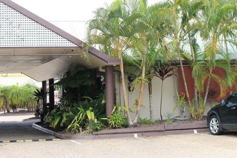 Glenmore Palms Motel - Queensland Tourism 5