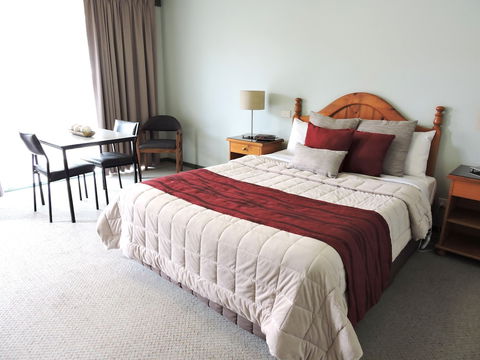 Melaleuca Motel - QLD Tourism 3