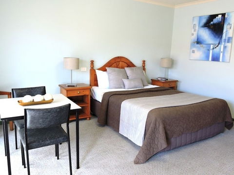 Melaleuca Motel - QLD Tourism 1
