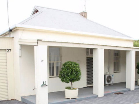 Squatters Cottage - QLD Tourism 3