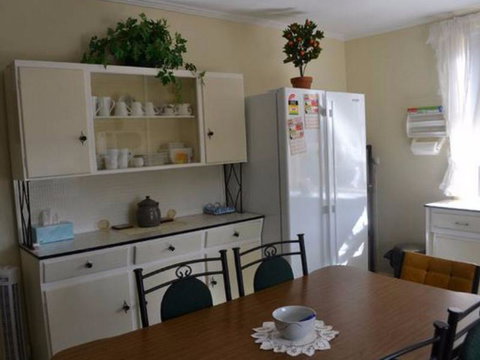 Squatters Cottage - QLD Tourism 1