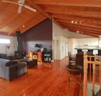 Pelican Sands Bed  Breakfast - QLD Tourism