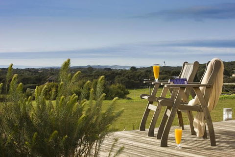 Lonsdale Views - QLD Tourism 0