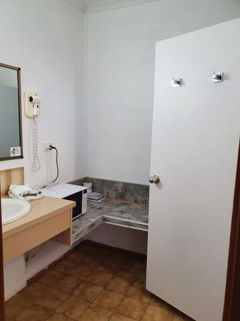 Moonraker Motor Inn - QLD Tourism 3