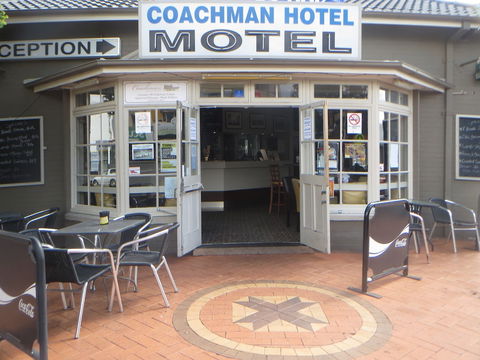 Coachman Hotel Motel - QLD Tourism 3