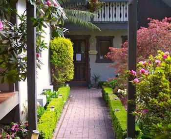 Annie Roe's Luxury Bed & Breakfast - Queensland Tourism 1
