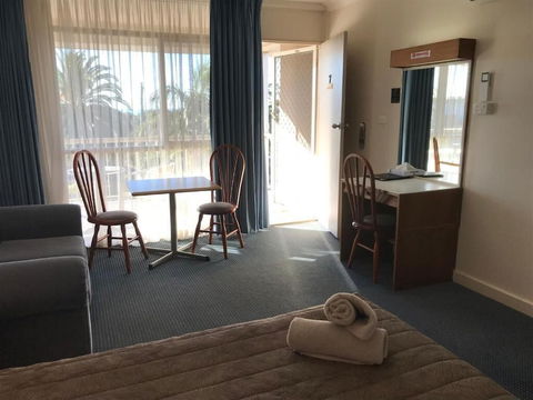 Holiday Lodge Motor Inn - QLD Tourism 5