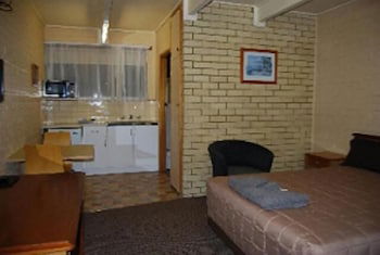 Coastal Comfort Motel - QLD Tourism 4