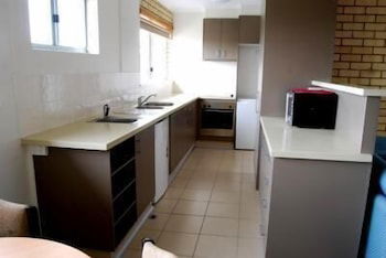 Coastal Comfort Motel - QLD Tourism 5