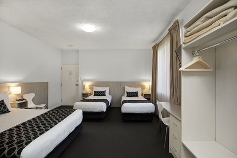 Adelaide Road Motor Lodge - Queensland Tourism 6