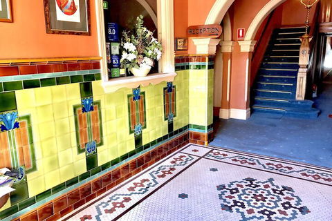 Victoria & Albert Guesthouse - Queensland Tourism 1